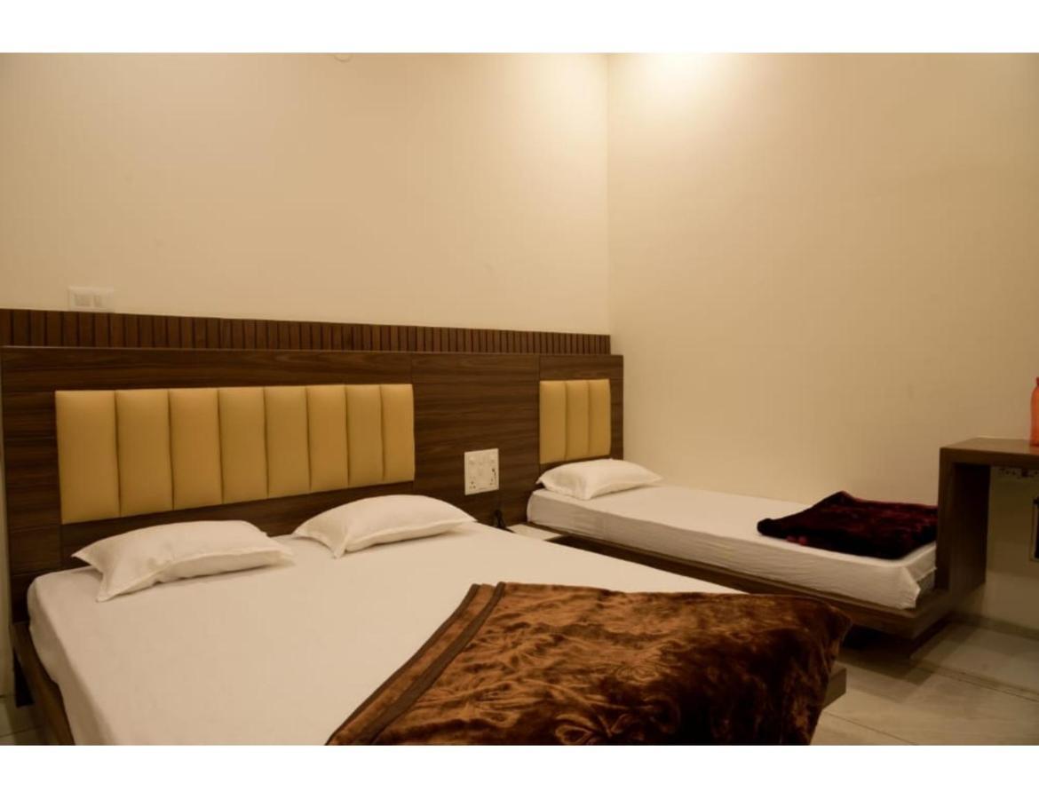 Hotel Govindam, Udždžain Exteriér fotografie